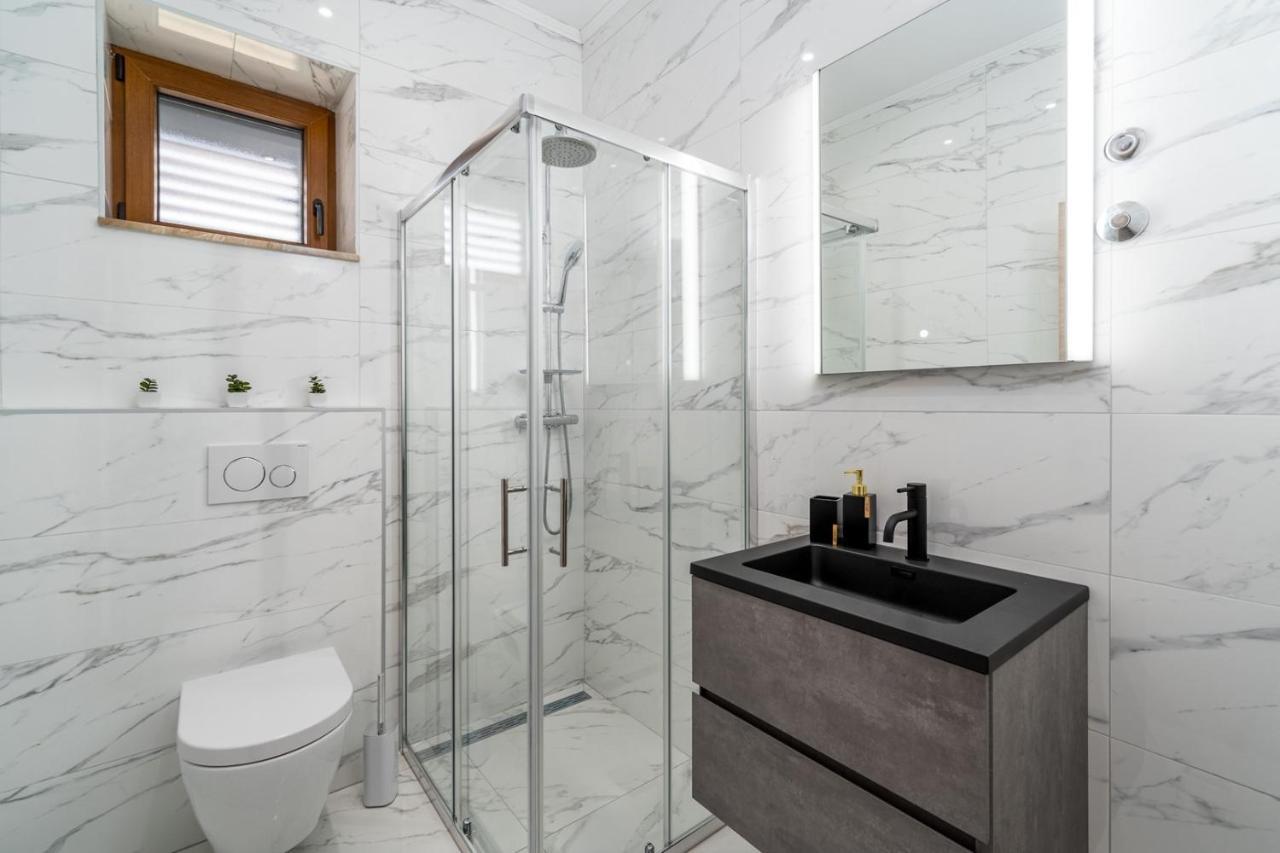 New! Promina Luxury Villa With 72Sqm Heated Pool, Jacuzzi, Infrared Sauna, Tennis Court, Media Room Bogatić 외부 사진
