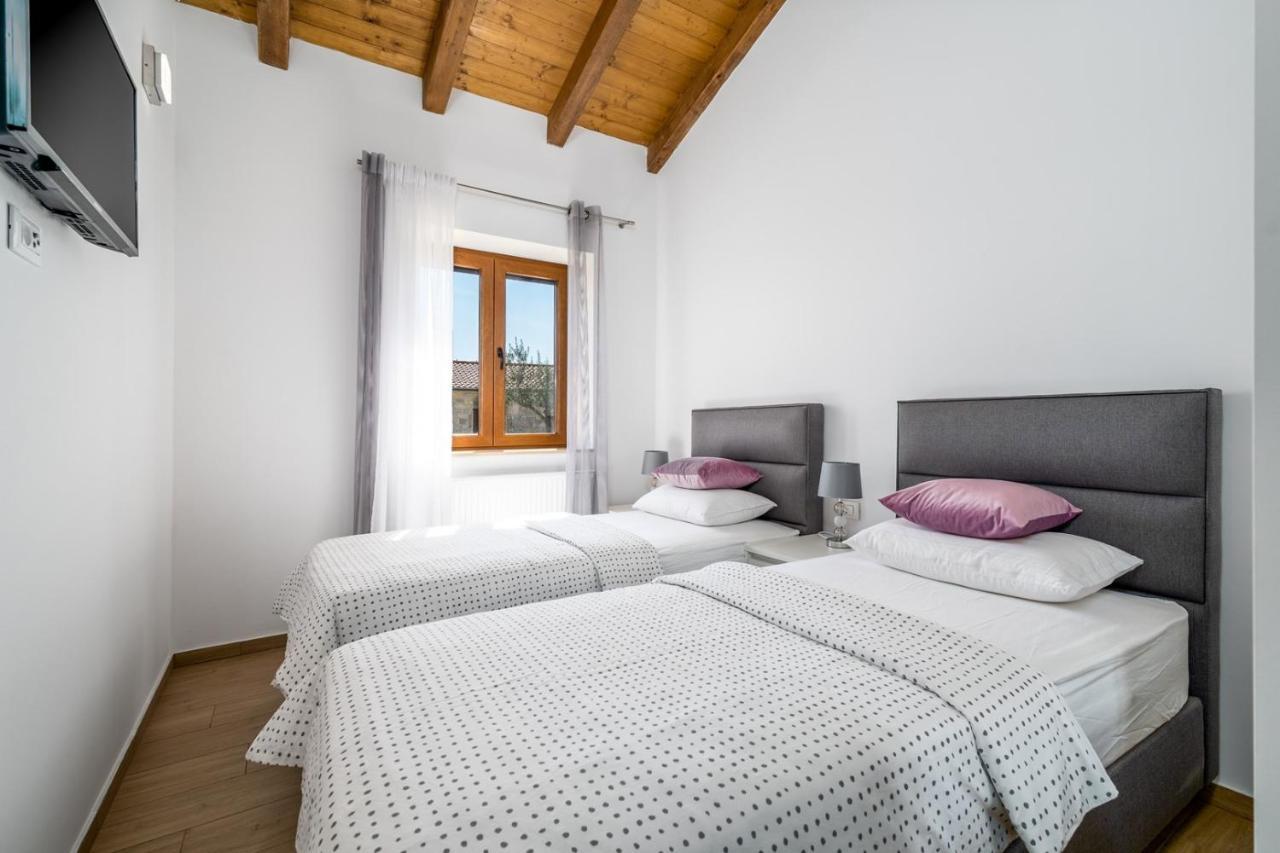 New! Promina Luxury Villa With 72Sqm Heated Pool, Jacuzzi, Infrared Sauna, Tennis Court, Media Room Bogatić 외부 사진